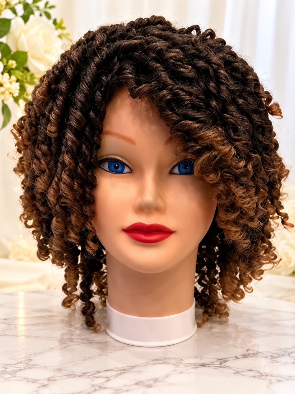Synthetic Ombre Short Twist Wig Dark Brown to Medium Blonde Daily Wig